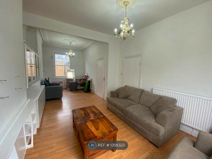 3 Bedroom Terraced House To Rent In Dumont Road, London, N16