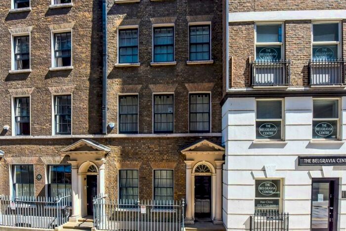 4 Bedroom Mews To Rent In New Street, London, EC2M