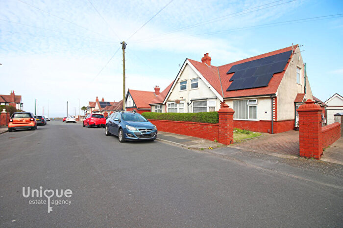4 Bedroom Semi-Detached House For Sale In Sandhurst Avenue, Bispham, Blackpool, FY2