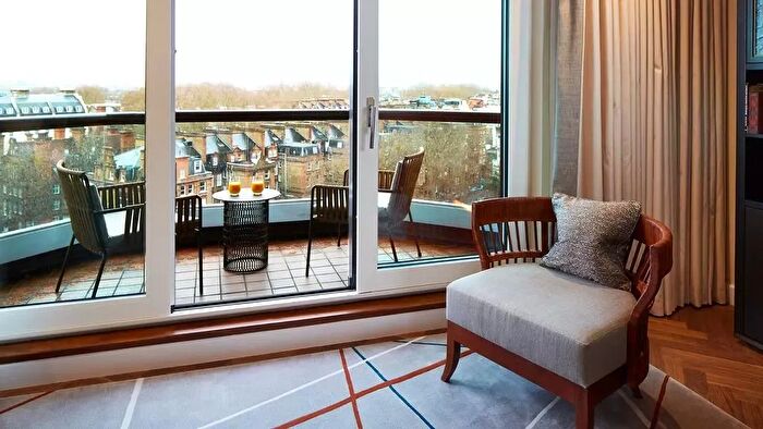 2 Bedroom Flat To Rent In Ashburn Place, London, SW7