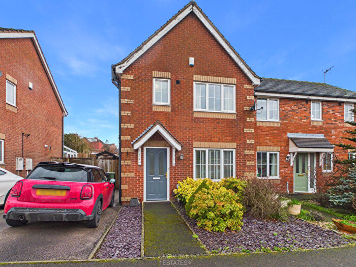 3 Bedroom Semi Detached House For Sale In Babbington Street, Tibshelf, DE55