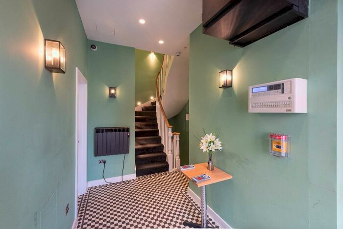 Studio To Rent In Philbeach Gardens, Earls Court, London, SW5