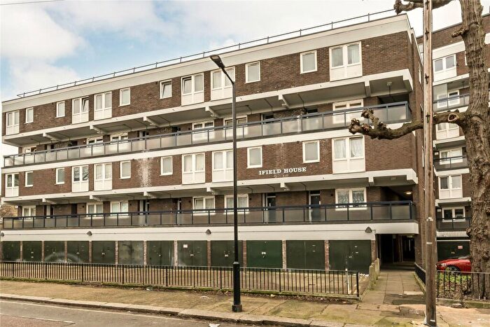 3 Bedroom Apartment To Rent In Madron Street, London, SE17