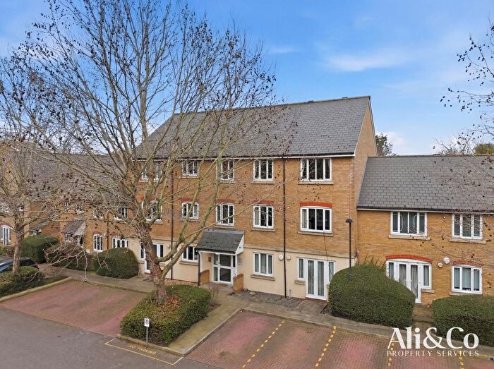 2 Bedroom Flat For Sale In Harrisons Wharf, Purfleet-On-Thames, RM19