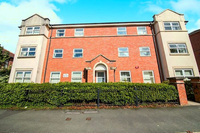 2 Bedroom Flat To Rent In Atkin Street, Worsley, Manchester, Greater Manchester, M28