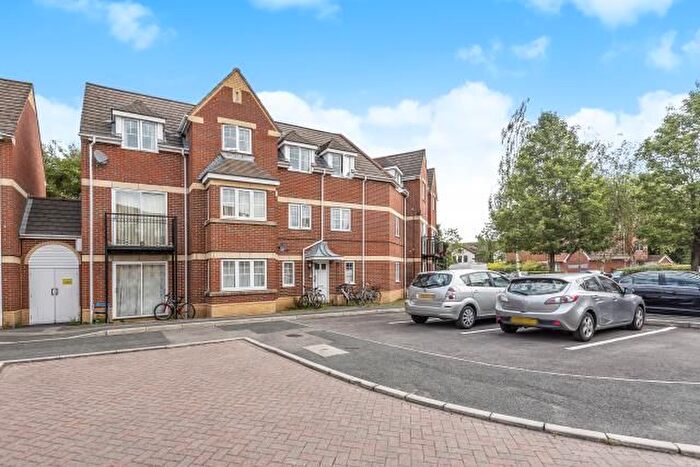 2 Bedroom Flat To Rent In Drovers Court, Troy Close, Oxford, OX3