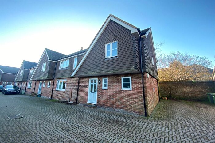 3 Bedroom Semi-Detached House To Rent In Toby's Garden, Petersfield, Hampshire, GU31