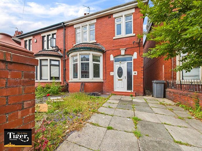 3 Bedroom Semi-Detached House For Sale In Bennett Avenue, Blackpool, FY1