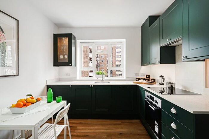 3 Bedroom Flat To Rent In Broomhouse Lane, London, SW6