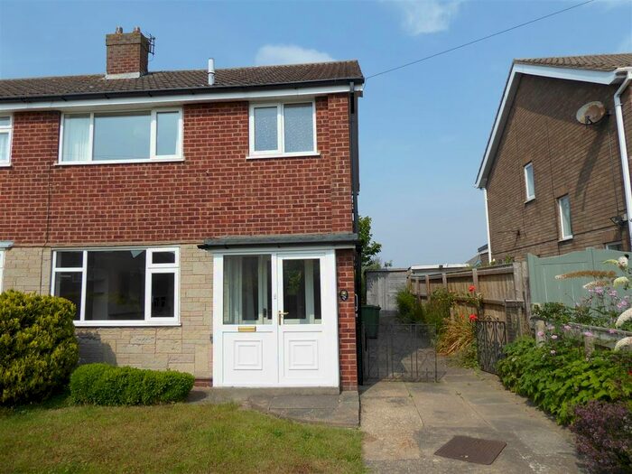 3 Bedroom Semi-Detached House To Rent In Links Road, Cleethorpes, DN35