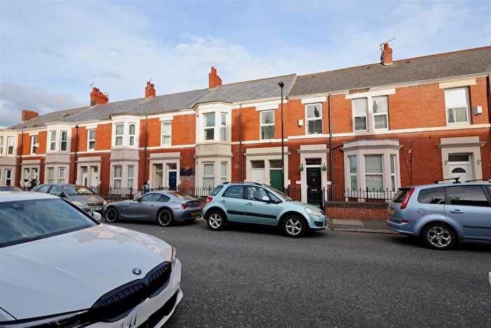 3 Bedroom Flat To Rent In Wingrove Avenue, Fenham, Newcastle Upon Tyne, NE4