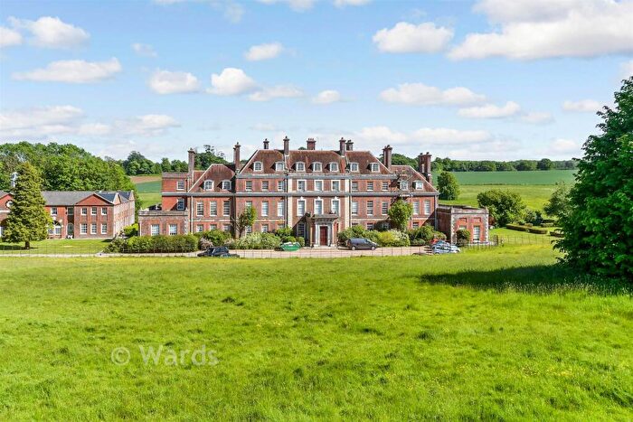 2 Bedroom Flat For Sale In Waldershare, Waldershare, Kent, CT15