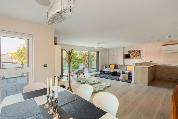 2 Bedroom Apartment To Rent In Bridgewater Terrace Windsor, SL4