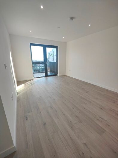 1 Bedroom Flat To Rent In Scarlet Court, Damsel Grove, N4