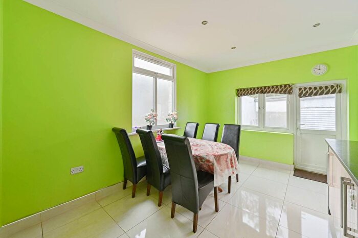 3 Bedroom Terraced House For Sale In Graham Road, Mitcham, CR4