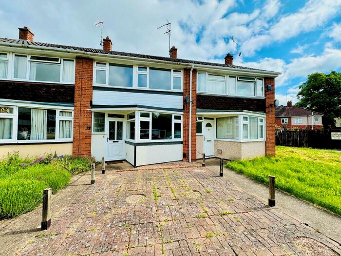 3 Bedroom House To Rent In Percy Road, Warwick, CV34