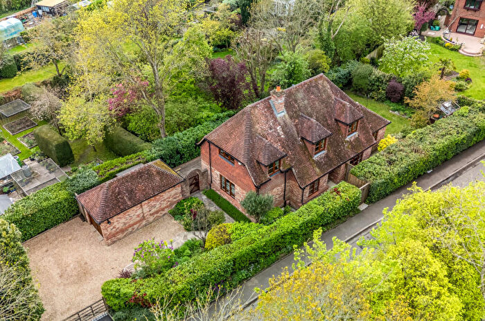 4 Bedroom Detached House For Sale In Dodds Lane, Swanmore, Southampton, Hampshire, SO32