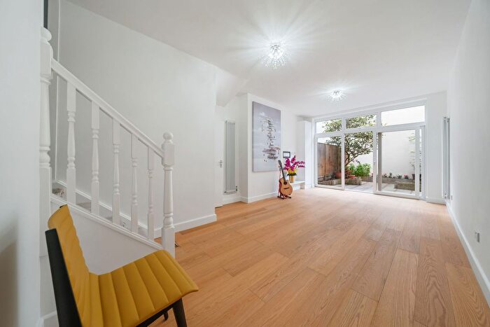 4 Bedroom Property To Rent In Porchester Gardens, London, W2