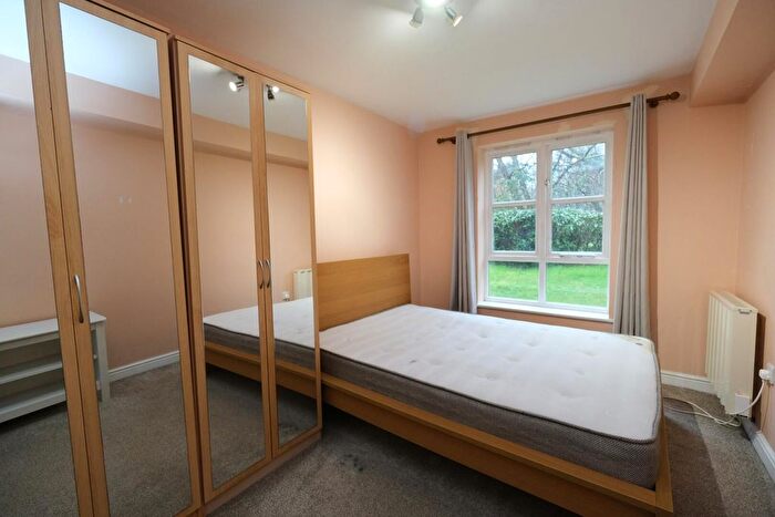2 Bedroom Flat To Rent In Faraday Road, Guildford, GU1