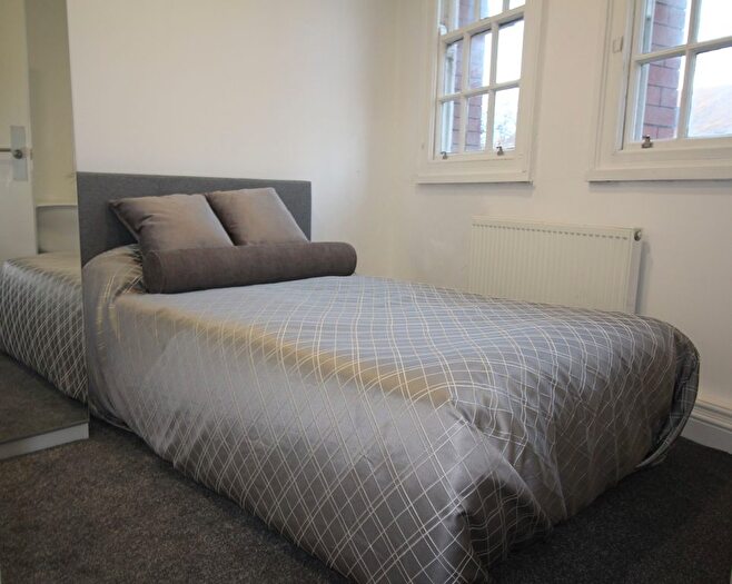 1 Bedroom Flat To Rent In Woodhouse Street, Hyde Park, Leeds, LS6