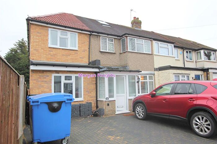 7 Bedroom End Of Terrace House To Rent In Diban Avenue, Hornchurch, RM12