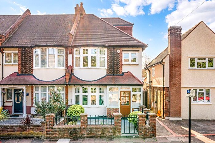 4 Bedroom Semi-Detached House To Rent In Borough Road, Isleworth, TW7