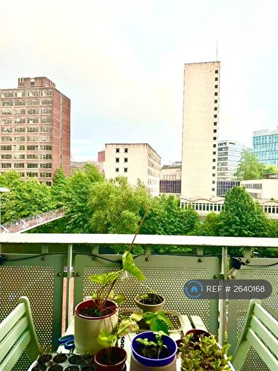 2 Bedroom Flat To Rent In Dearmans Place, Manchester, M3