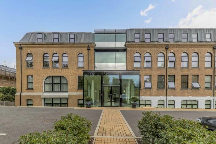 1 Bedroom Flat To Rent In Hampton Road, Teddington, TW11