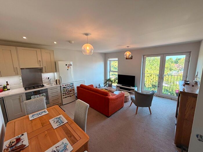 2 Bedroom Flat For Sale In Roland Street, St. Albans, AL1
