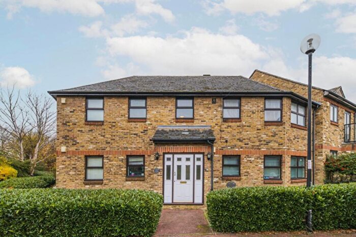 Flat To Rent In Croftongate Way, Brockley, SE4