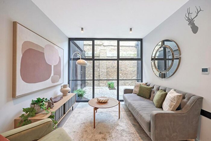 1 Bedroom Duplex For Sale In The Coach Yard, Balmoral Road, London, E10