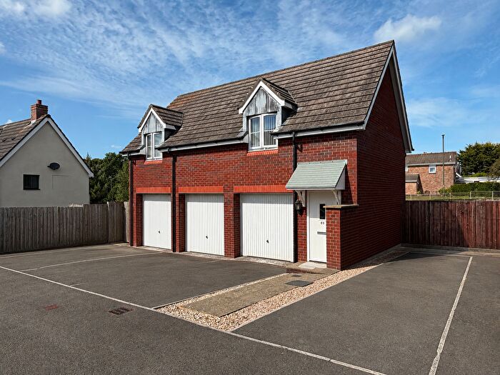 2 Bedroom Town House For Sale In Mimosa Way, Paignton, Devon, TQ4