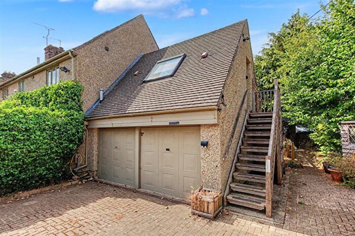 4 Bedroom End Of Terrace House For Sale In Walnut Row, Fulbrook, Nr Burford, OX18