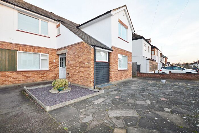 2 Bedroom Maisonette To Rent In Algers Road, Loughton, IG10