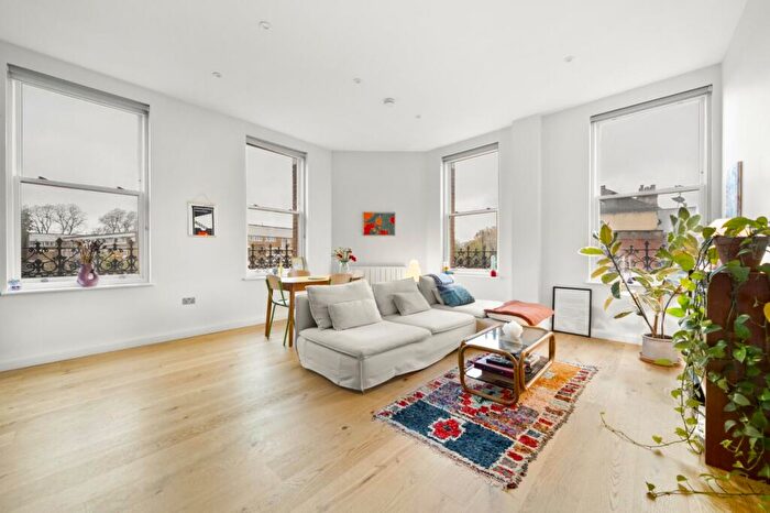 1 Bedroom Flat To Rent In Haggerston Road, Haggerston, E8