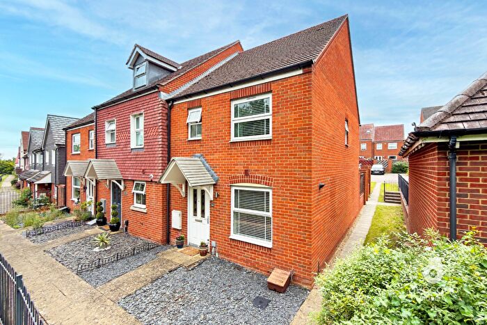3 Bedroom End Of Terrace House For Sale In Blackbird Place, Jennett's Park, Bracknell, RG12