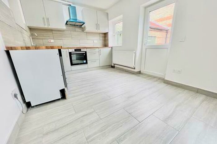 7 Bedroom Apartment To Rent In Garnet Walk, Beckton, East Ham, London, E6