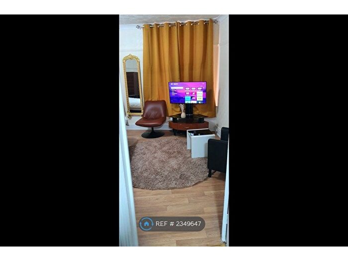 1 Bedroom Flat To Rent In Alfreton Road, Nottingham, NG7