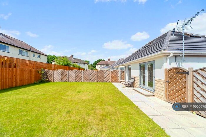 2 Bedroom Bungalow To Rent In Redesdale Grove, Leeds, LS16