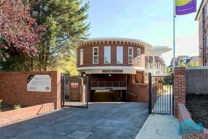 2 Bedroom Flat To Rent In Gloucester Court, A Grove Close, Avenue Road, London, N14