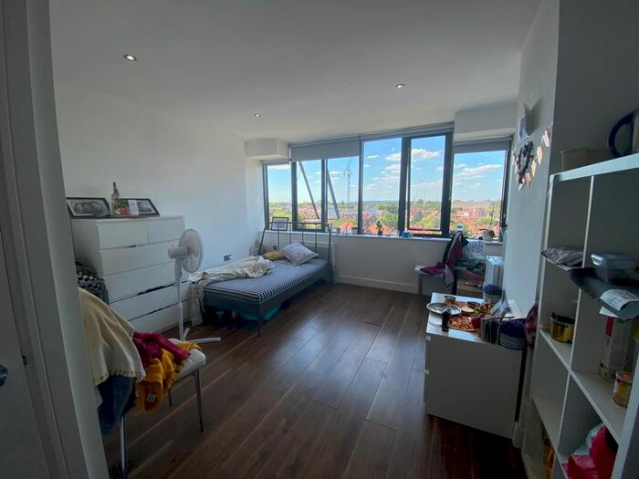 Studio To Rent In Elmgrove Road, London, HA1