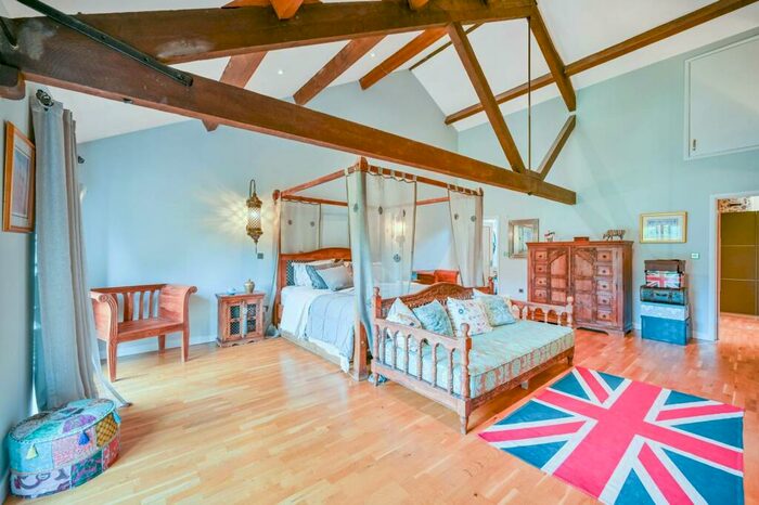3 Bedroom Barn Conversion For Sale In Amerden Lane, Taplow, Maidenhead, SL6