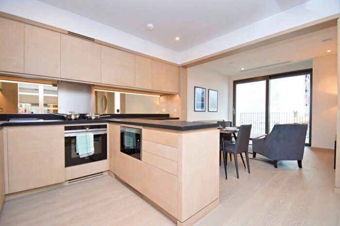 3 Bedroom Flat To Rent In Embassy Gardens, London, SW11