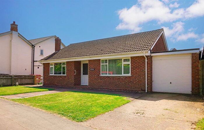 2 Bedroom Detached Bungalow For Sale In New Street, Napton, Southam, CV47