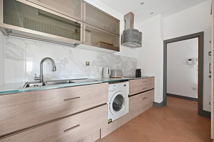 2 Bedroom Apartment To Rent In Kilburn High Road, London, NW6