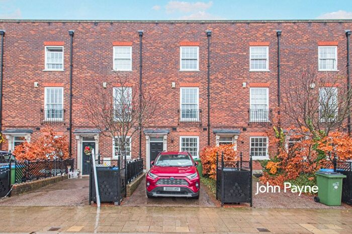 4 Bedroom Town House To Rent In Hastings Street, London, SE18