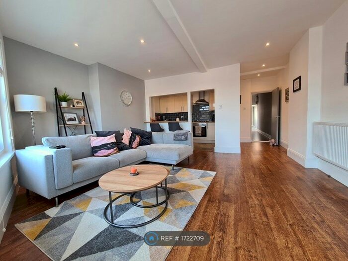 2 Bedroom Flat To Rent In Kent Road, Southsea, PO5