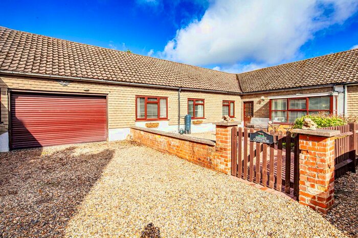 3 Bedroom Bungalow For Sale In Shire Cottage, Crays Pond, RG8