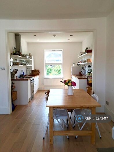 3 Bedroom Maisonette To Rent In Burghley Rd, London, N8