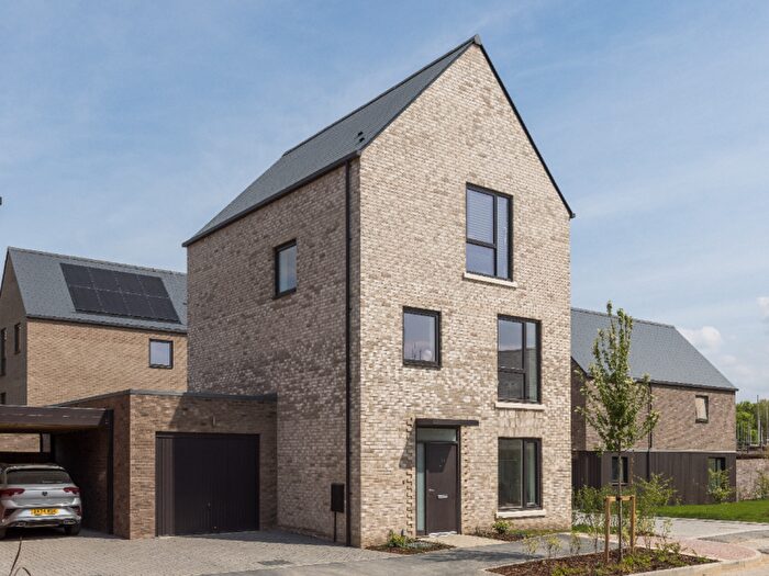 4 Bedroom Semi Detached House For Sale In Newmarket Road, Teversham, Cambridge, CB5